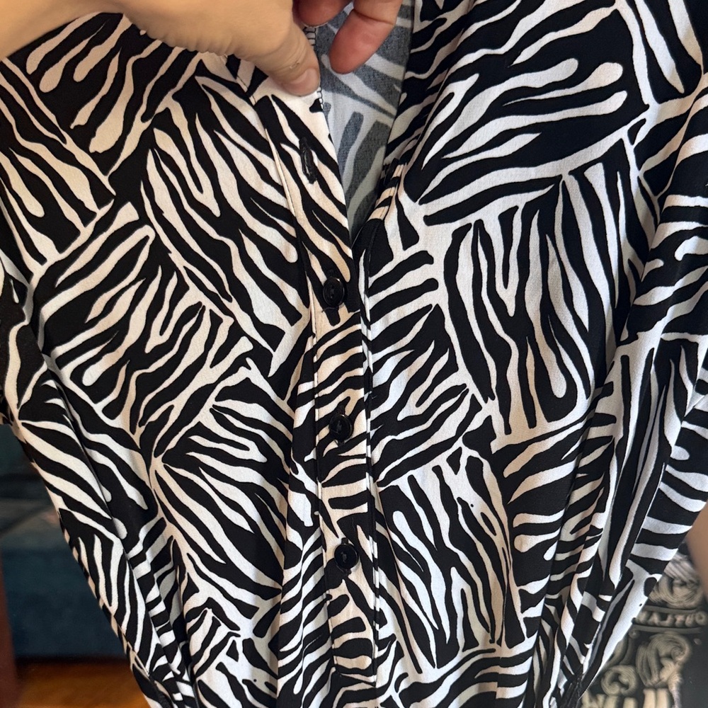 Chic Zebra Patterned Mini Dress - Picture 2 of 6